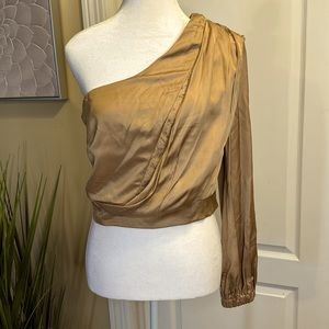 DO+BE Champagne Gold Satin and Lace One Shoulder and Sleeve Blouse Medium NWT